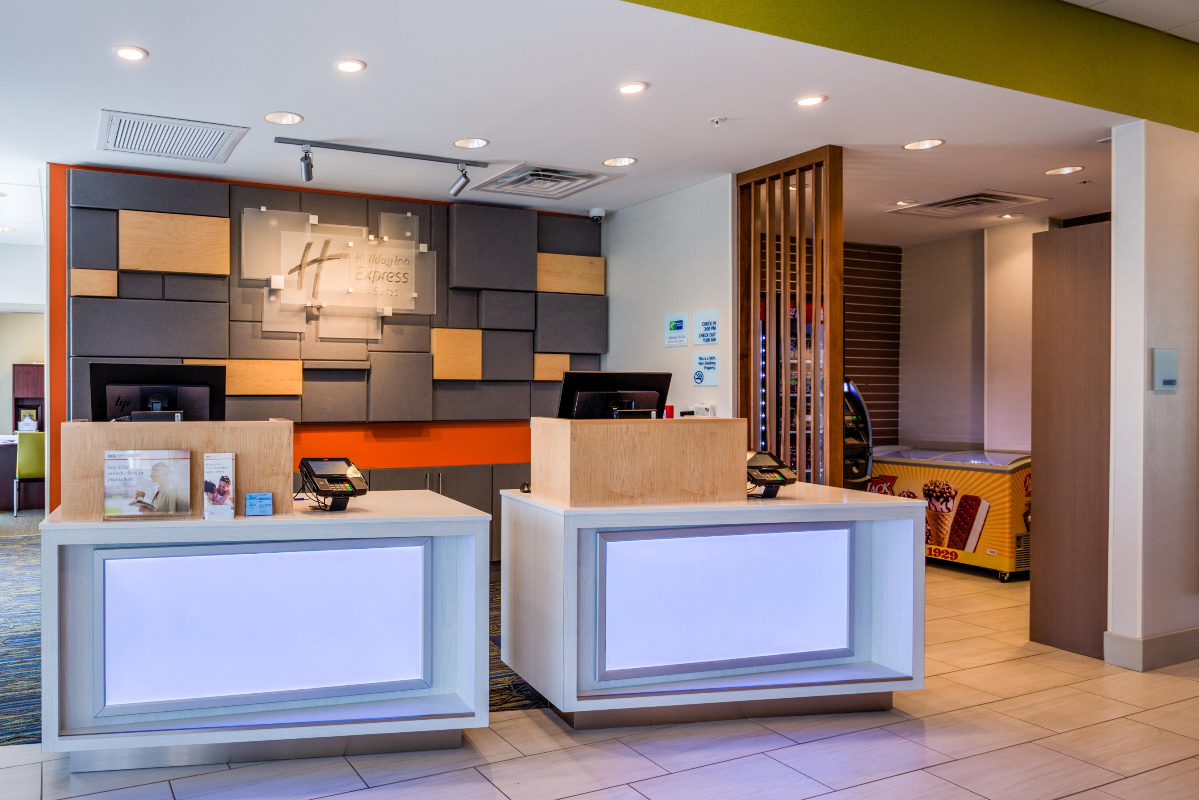 Holiday Inn Express & Suites Reedsville - State Coll Area, An Ihg Hotel Екстер'єр фото