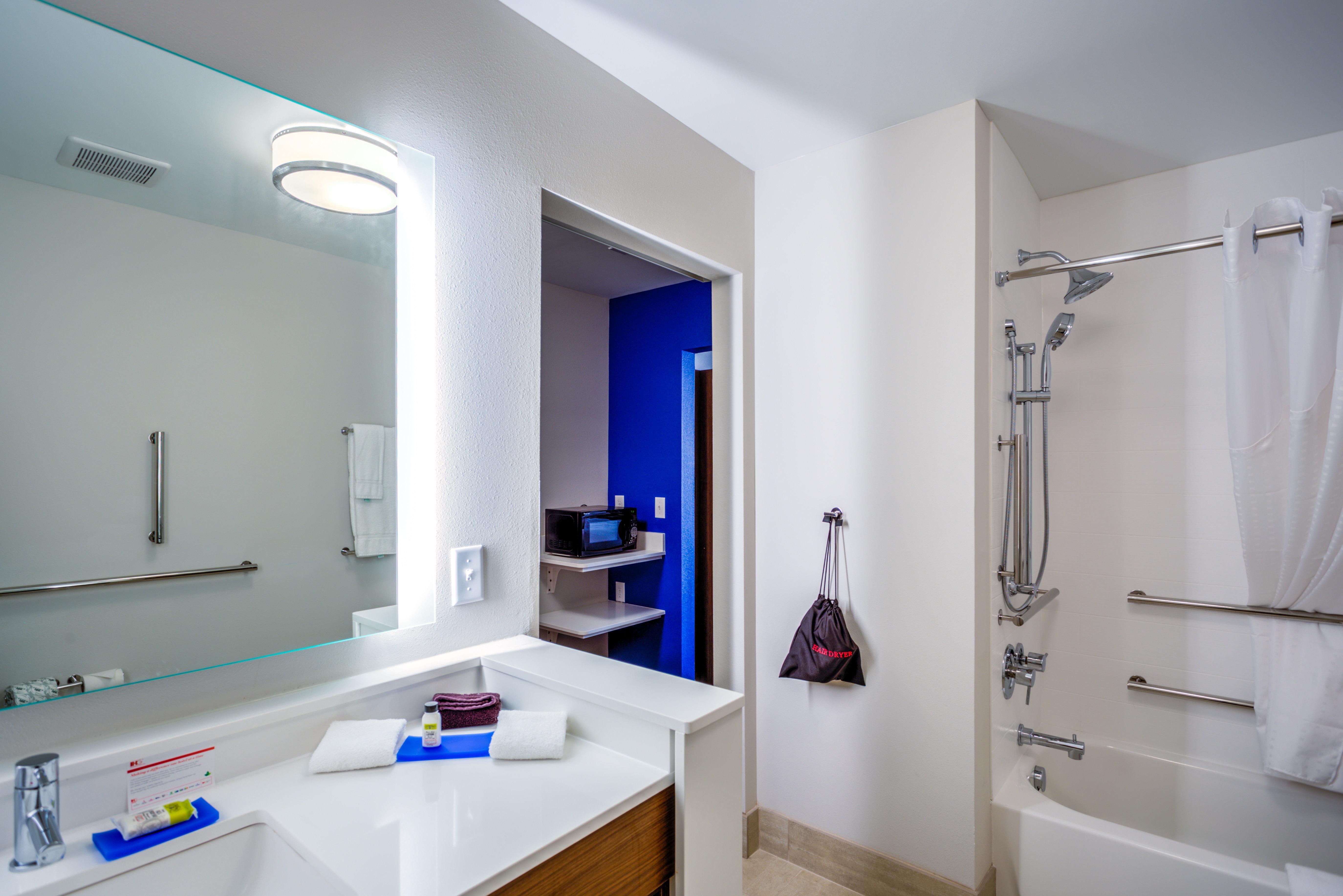 Holiday Inn Express & Suites Reedsville - State Coll Area, An Ihg Hotel Екстер'єр фото