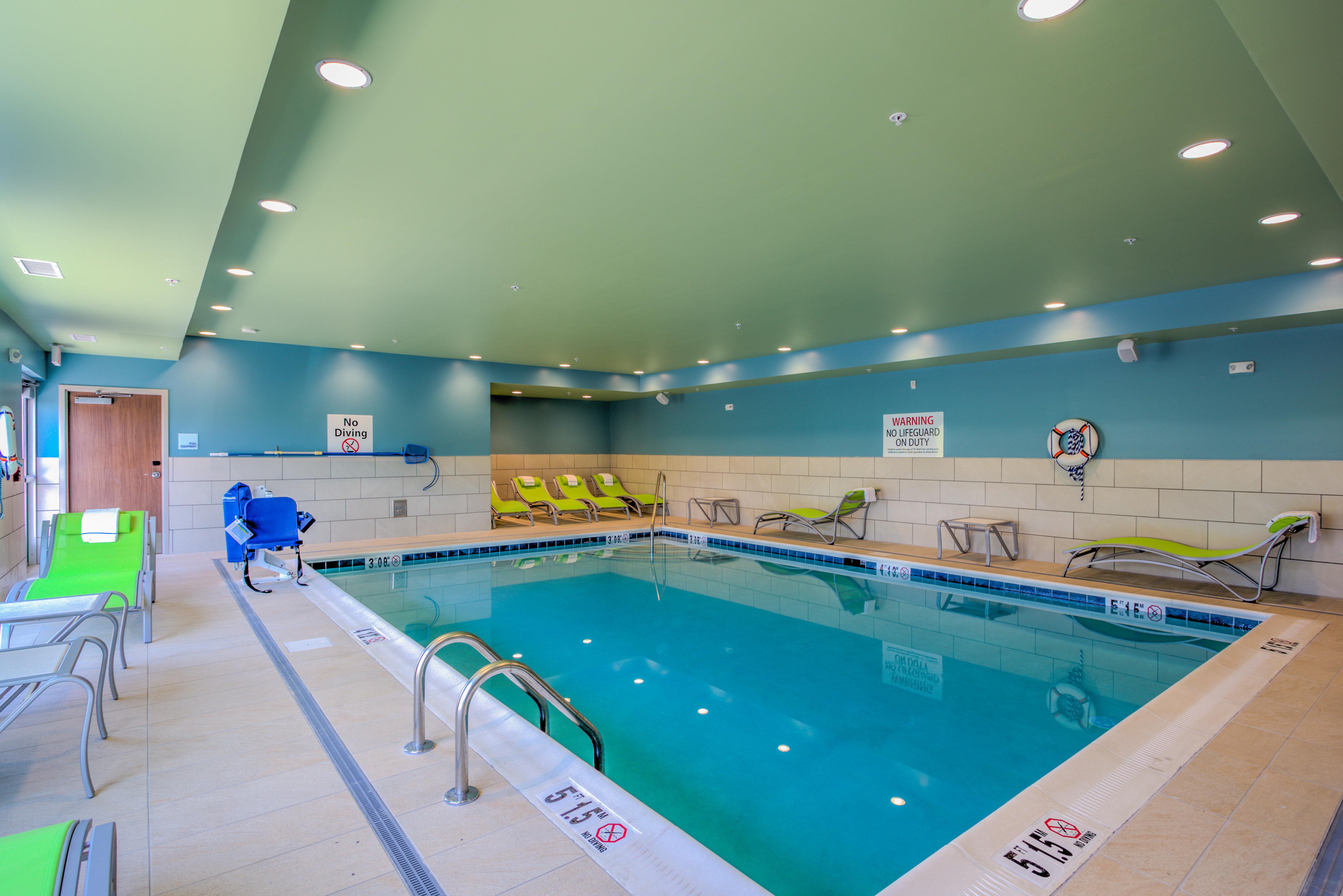 Holiday Inn Express & Suites Reedsville - State Coll Area, An Ihg Hotel Екстер'єр фото